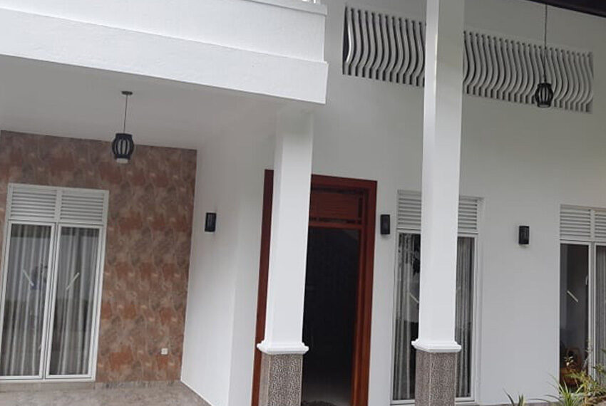 2-Stroied-House-for-Sale-in-Gampaha-10113-04