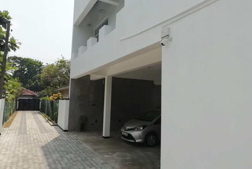 Luxury-House-for-Sale-in-Moratuwa-10129-02