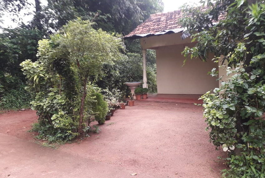 Land-with-House-for-Sale-in-Divulapitiya-10271-05