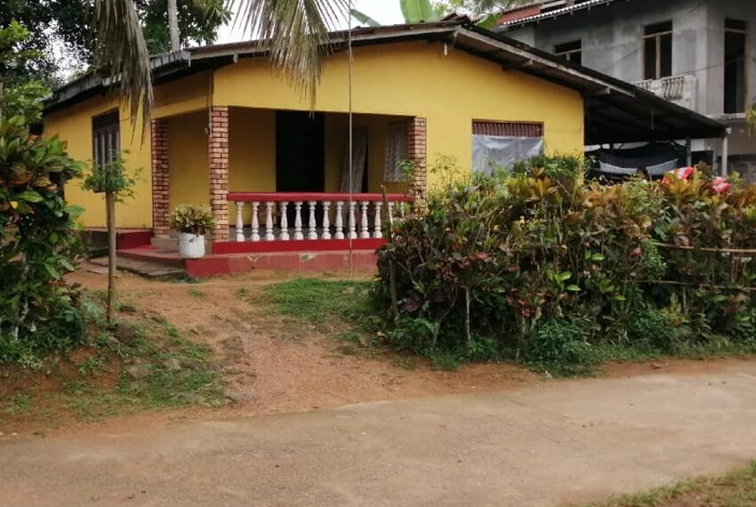 House-with-land-for-sale-in-Kadawatha-10327-06