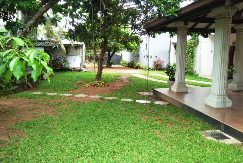 Luxury-Two-Story-House-for-Sale-in-Battaramulla-10525-3