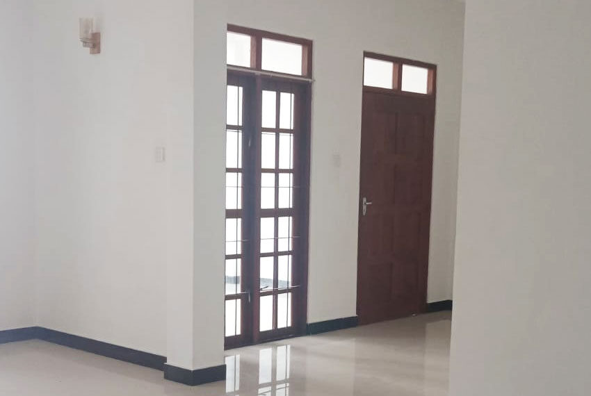 Two-Story-House-for-Sale-in-Ratmalana-10529-8