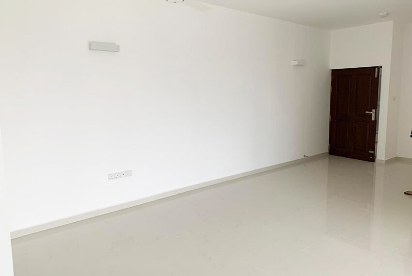 Semi-Furnished-Apartment-for-Sale-in-Colombo-05-10591-01