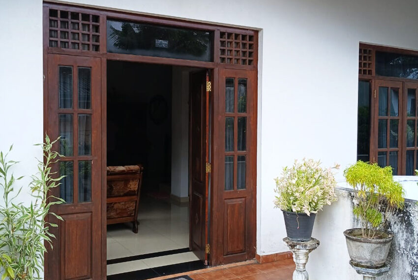 Two-Story-House-for-Sale-in-Kolonnwa-10635-01