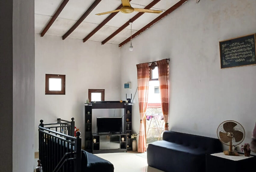Two-Story-House-for-Sale-in-Kolonnwa-10635-02