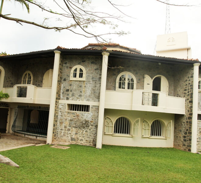 Luxury-House-for-Sale-in-Pelawatta-10646-02