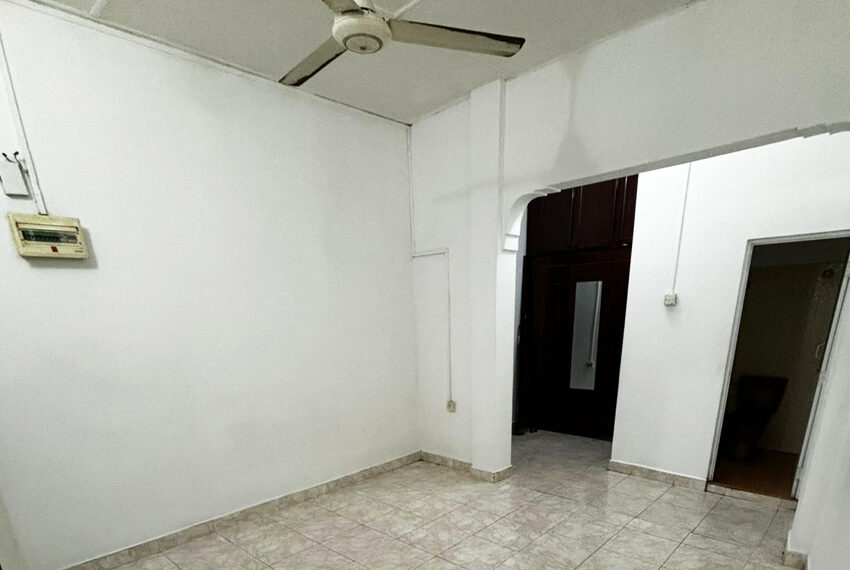 Two-Story-House-for-Sale-in-Kolonnawa-10638-02