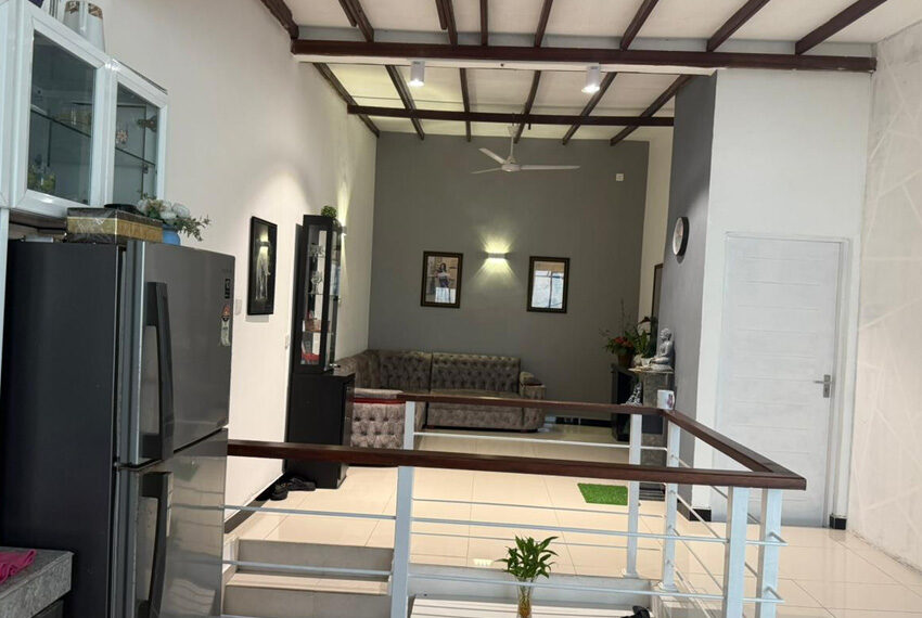 House-for-Rent-in-Battaramulla-01-10703