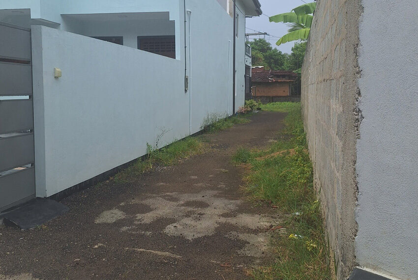 Land-for-sale-in-Wellawathe-10695--02