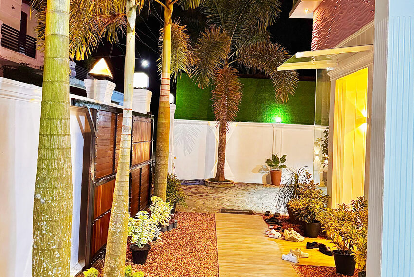 Two-Story-Luxury-House-for-Sale-in-Panadura-10704-02
