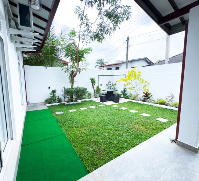 Fully-Furnished-Two-Story-House-for-Rent-in-Thalawathugoda-10720-02