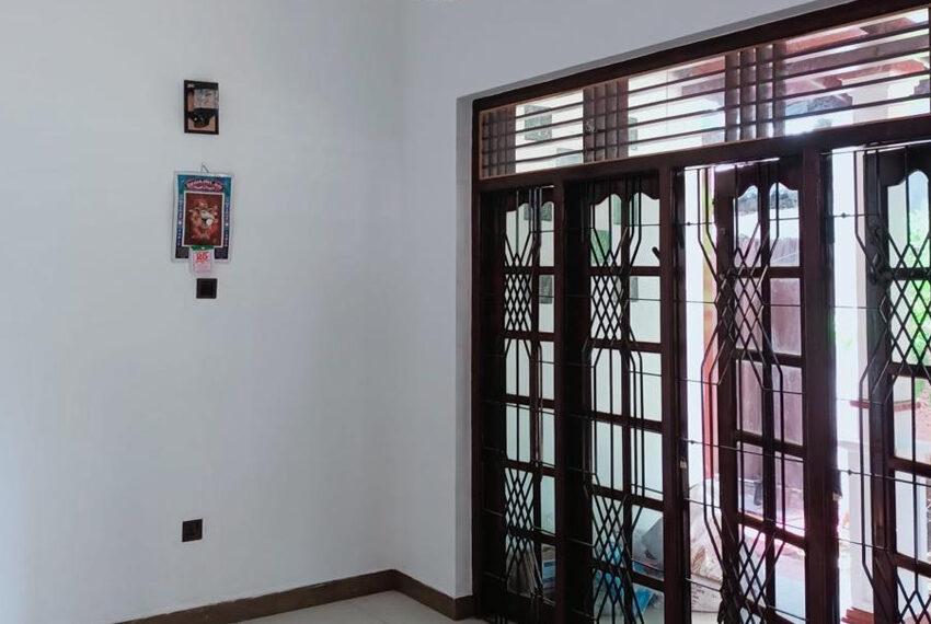 House-for-sale-in-Hunupitiya-10761-06