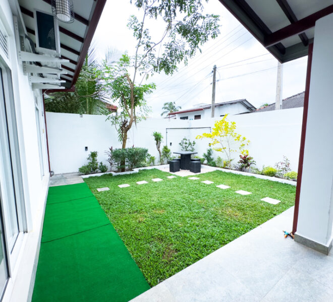 Furnished-Luxury-House-for-Sale-in-Thalawathugoda-10772-02