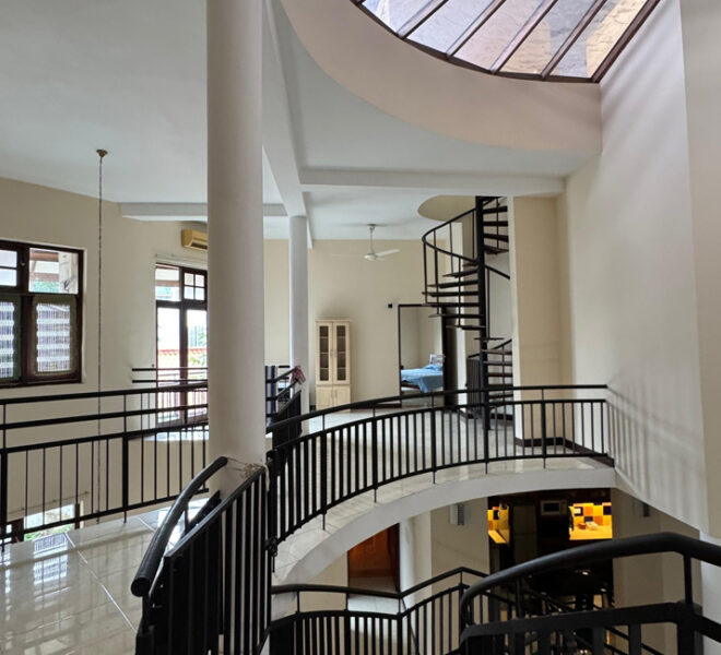 Three-Story-House-sale-in-Rosemeald-10773-01