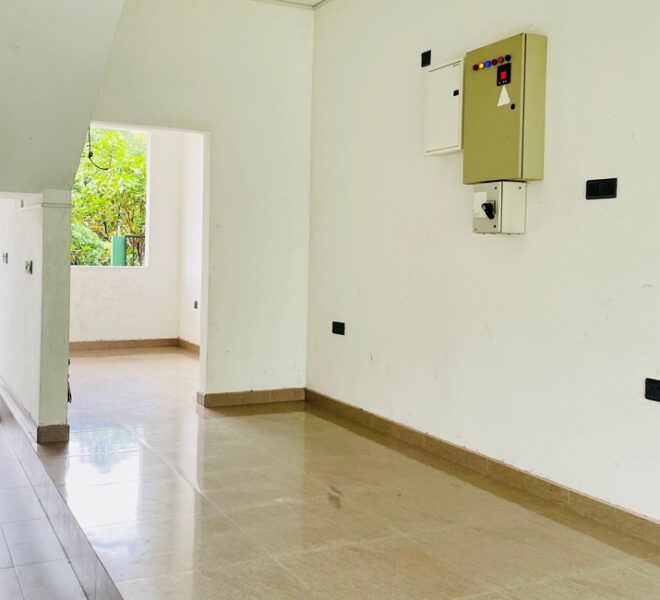 House-for-Sale--in-Katunayaka-10833-02