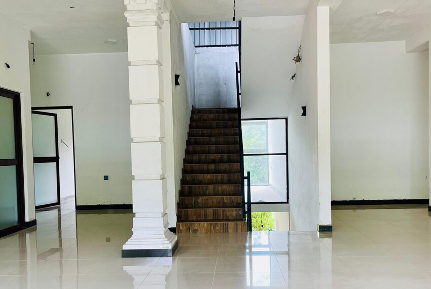 House-for-Sale--in-Katunayaka-10833-03