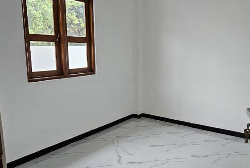 House-for-sale-in-Gothatuwa-10814-05