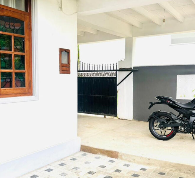 House-for-sale-in-Kaduwela-10854-02