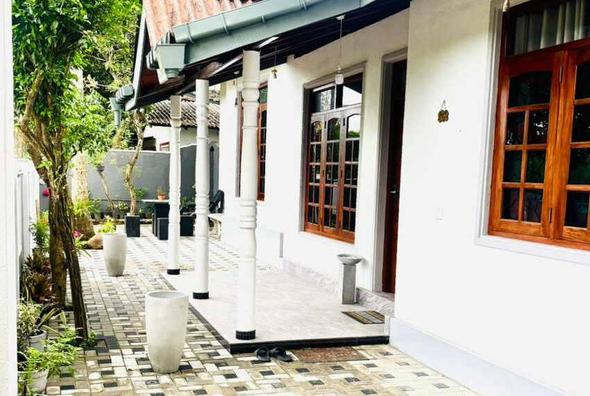 House-for-sale-in-Kaduwela-10854-04