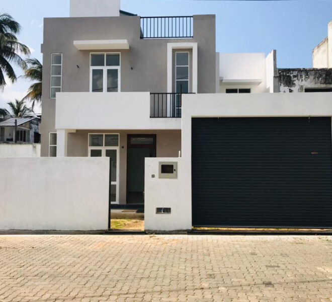 Two-Story-House-for-Sale-in-Ratmalana-10902-02