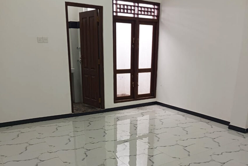 House-for-sale-in-Kolonnawa-10912-02