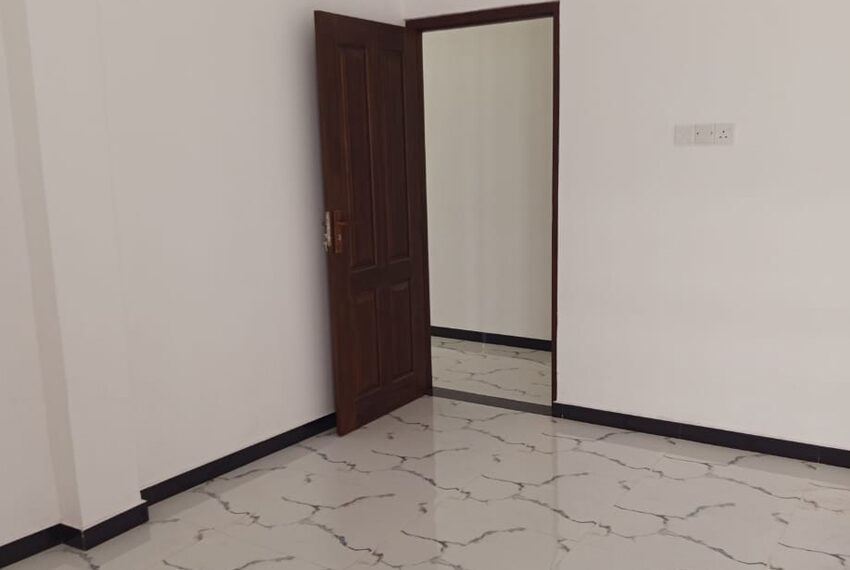 House-for-sale-in-Kolonnawa-10912-03