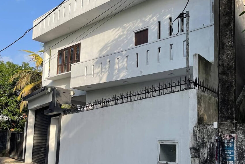 House-for-sale-in-Rathmalana-01