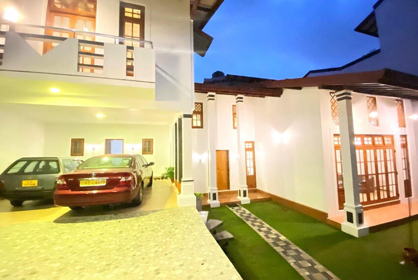 Luxury-Two-Story-House-for-Sale-in-Kohuwala-10932-04