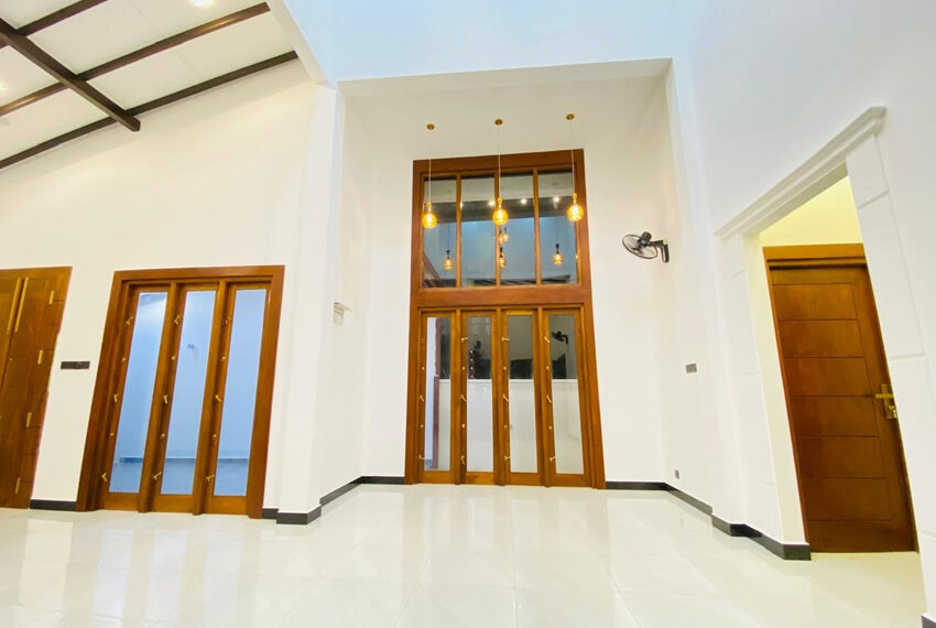 House-for-sale-in-Polgasowita-10963-02