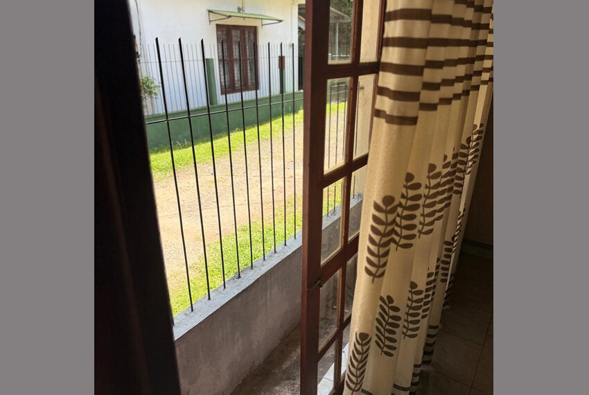 House-for-sale-inJa-Ela-10980-03