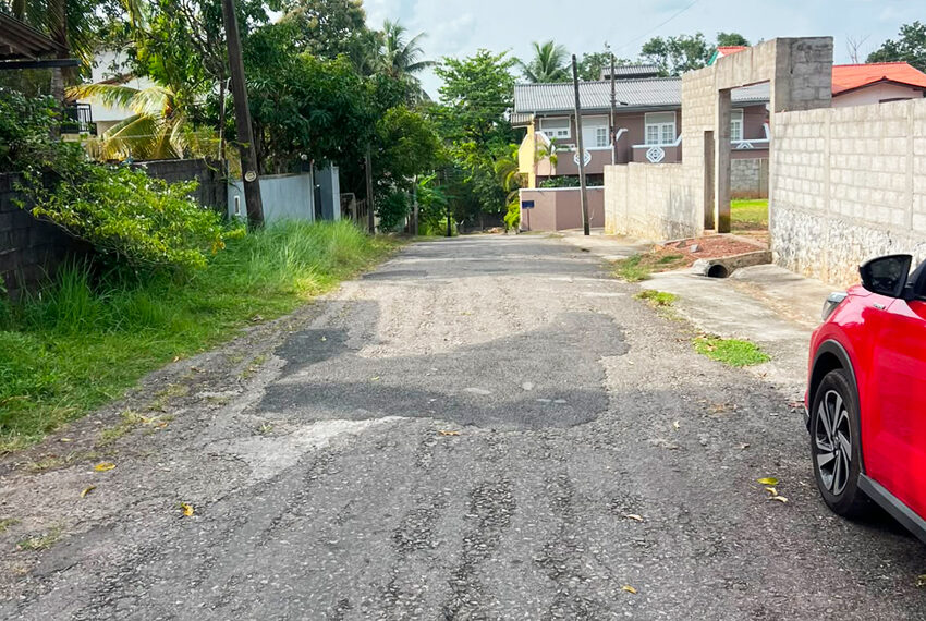 Land-for-Sale-in-Athurugiriya-10952-01