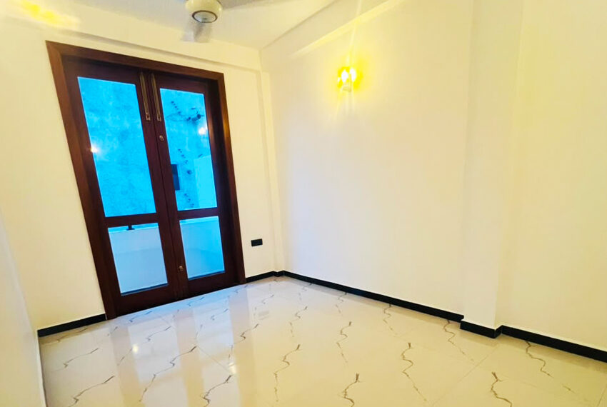 Luxury-Three-Story-House-for-Sale-in-Piliyandala-10974-07