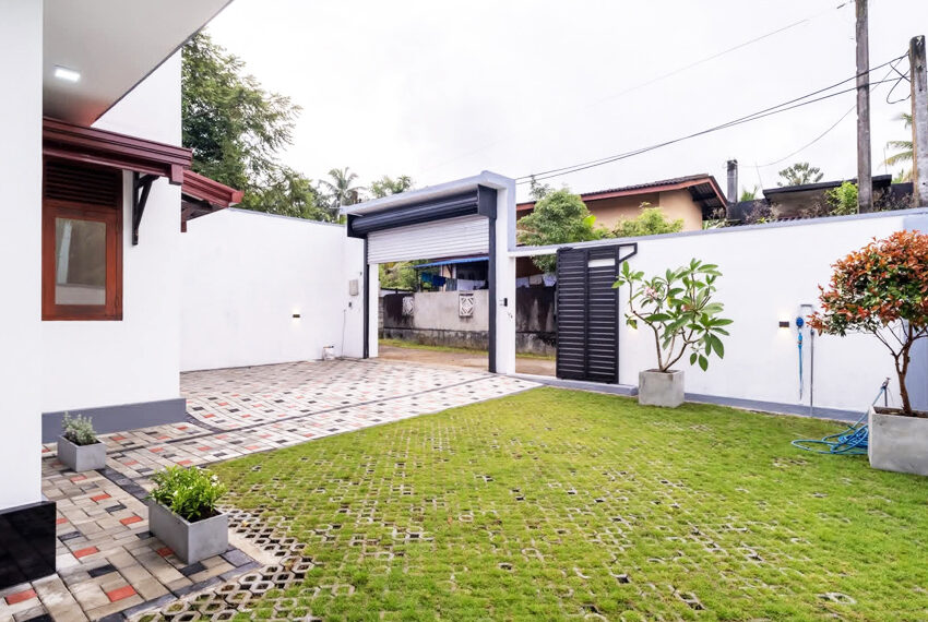 Two-Story-House-for-Sale-in-Homagama-10986-04